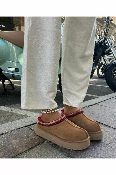 Tazz Beige Suede Mezzi Stivali Piumato Suola Piatta Scarpe Donna