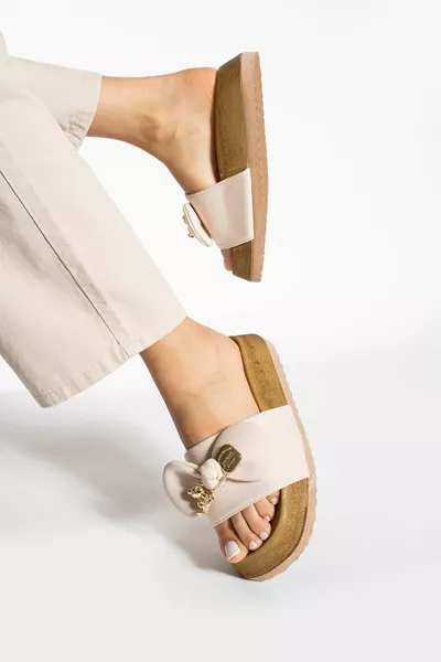 PAMELA SKIN STOF GESP FOLIE ACCESSOIRE DETAIL