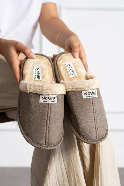 للجنسين لينة وحيد رقيق الساخنة اصطف حديقة المنزل حزمة النعال المهر