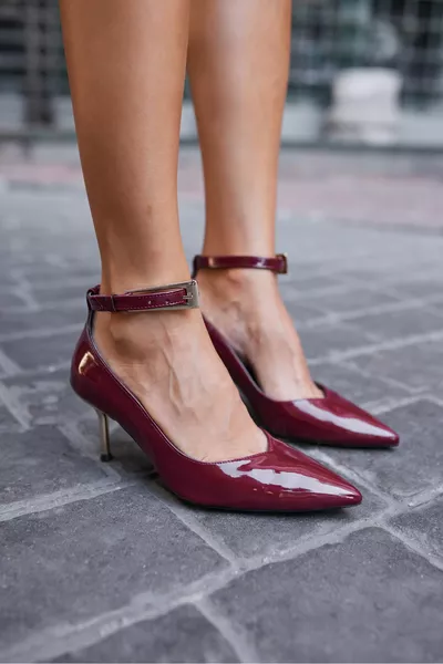 RAYNA BORDEAUXRODE LAKLEREN HAKKEN VOOR DAMES