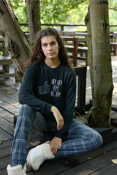 طقم بيجاما سوداء حرارية نسائية