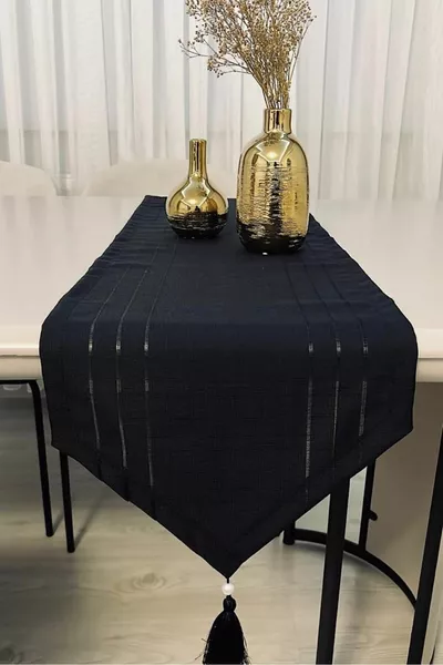 Lara Runner Cover Black 