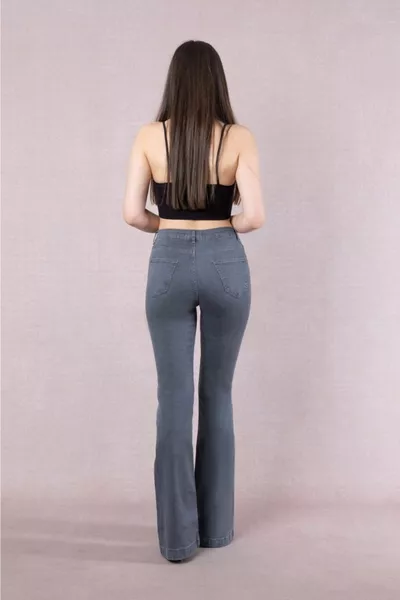 Jeans con gamba spagnola 