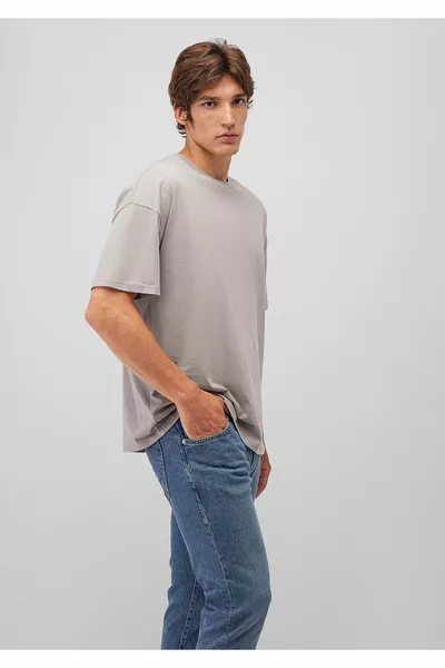 تي شيرت أساسي رمادي كبير الحجم / قصة عريضة 