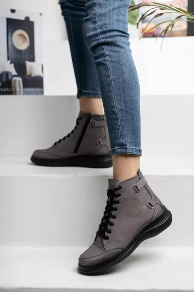 جلد طبيعي سستة عارضة الدانتيل متابعة أحذية نسائية قصيرة / حذاء