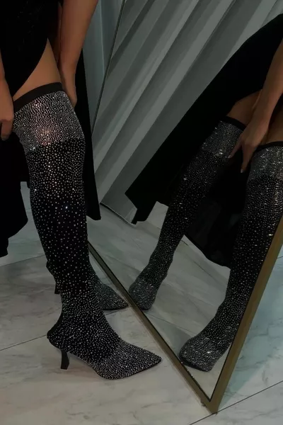 أورينا الحجر الأسود وأشار تو الجوارب الأحذية