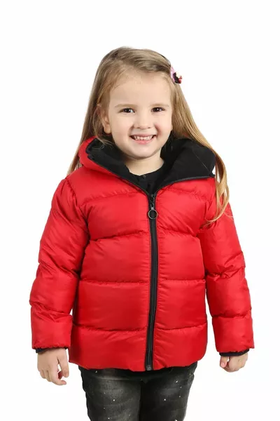 الفتيات الأحمر الصوف مقنعين للماء يندبروف نفخ معطف الشتاء ومعطف