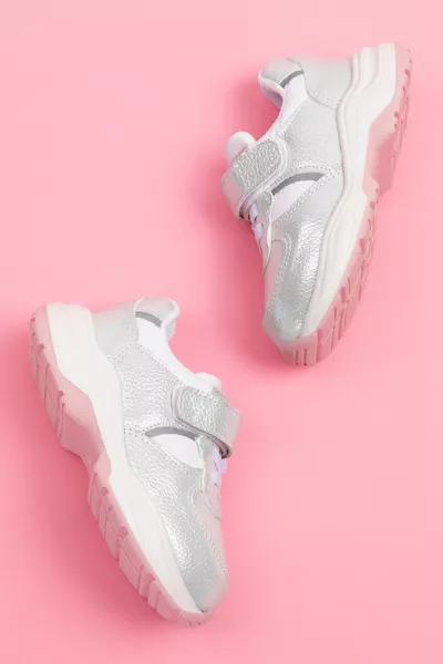 الرياضة الاطفال الفتيات العظام عارضة أحذية رياضية