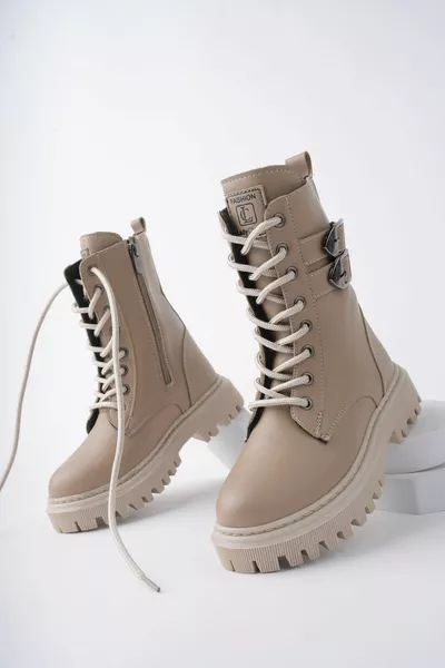 أحذية بسحاب للفتيات باللون البيج