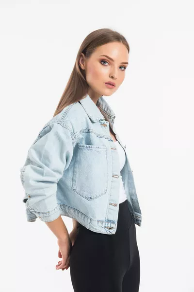 Veste en jean bleue à grandes poches pour femme