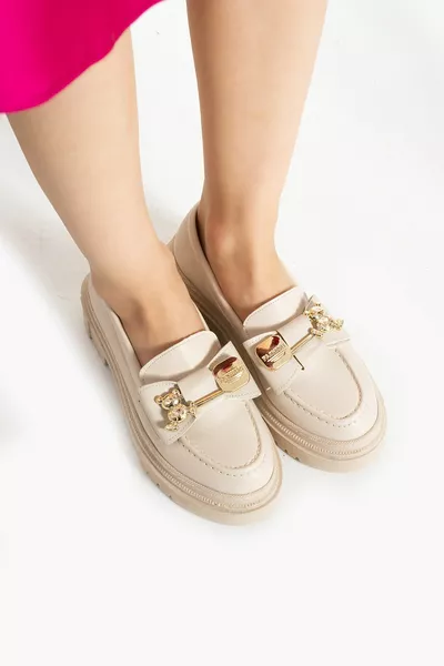 حذاء كاجوال مفصل بمشبك عظام باللون البيج للسيدات (HEEL 4 CM)