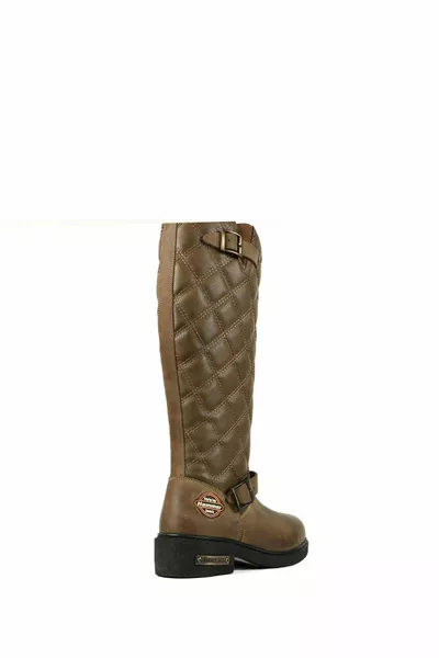 أحذية نسائية أخرى