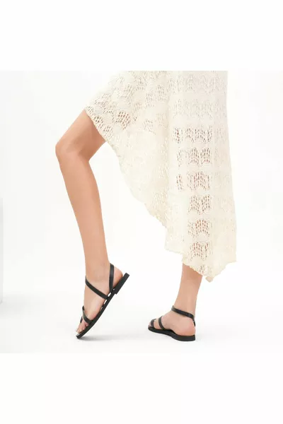 صنادل بودروم نسائية مصنوعة يدويا من جلد طبيعي أسود - 