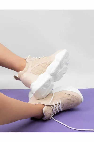 حذاء رياضي بكعب مبطن