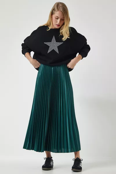 Women's Emerald Green Pleated Knitted Skirt with Glossy Finish 