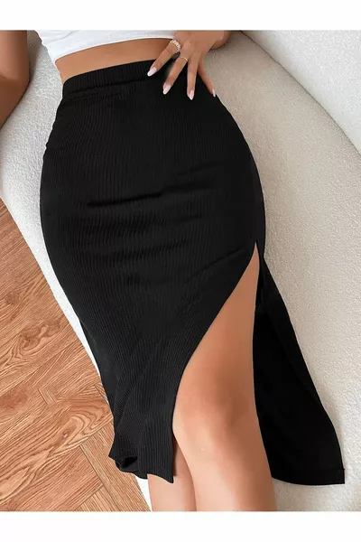 Schwarzer gerippter Damenrock mit hoher Taille und Schlitz