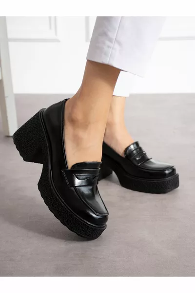 Rowan Talons en cuir verni noir Mocassins pour femmes