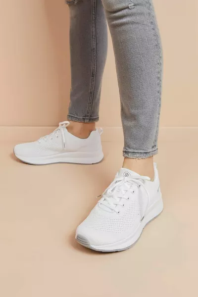 أبيض - سبورت  سنة كونكت