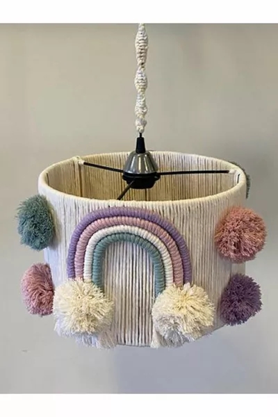 Suspension pour chambre d'enfant en macramé avec pompons
