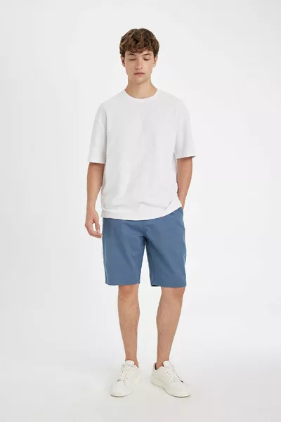 Bermuda en gabardine  % coton, coupe régulière, jambes droites sm