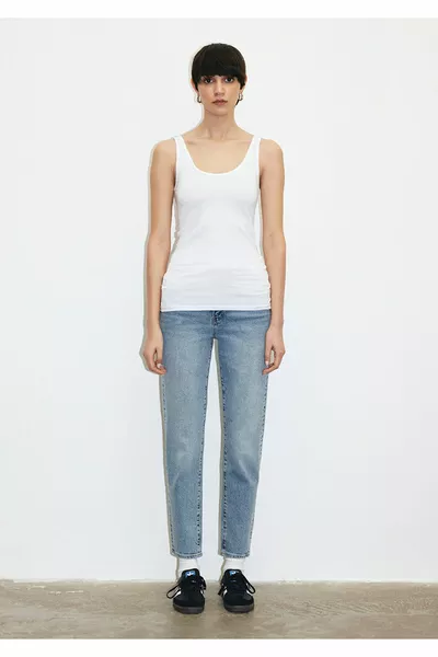 White Basic Stretch Tank Top Fitted / Fitted Fit 