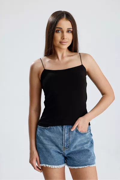 قميص داخلي بحمالتين مزدوجتين