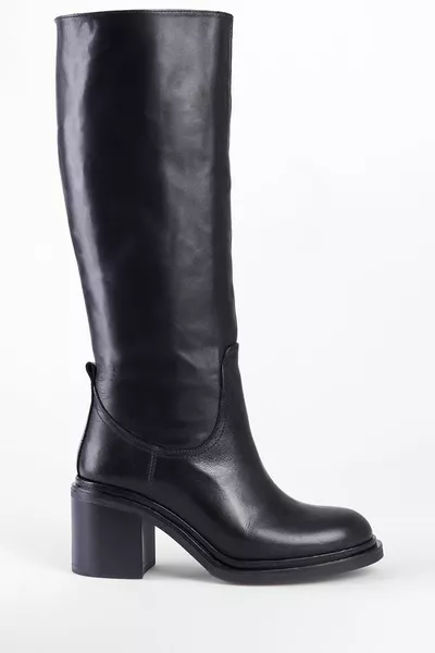 أحذية نسائية جلدية عالية النعل