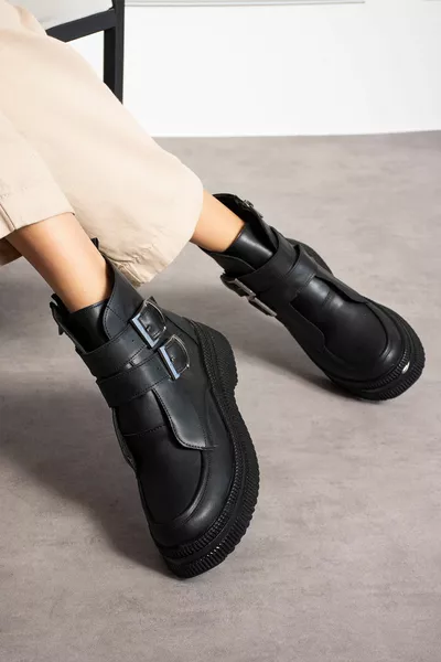 المرأة الأحذية السوداء بسحاب عارضة البريدية