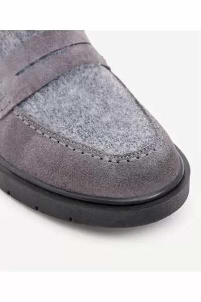 Loafer aus Leder mit Filzdetail