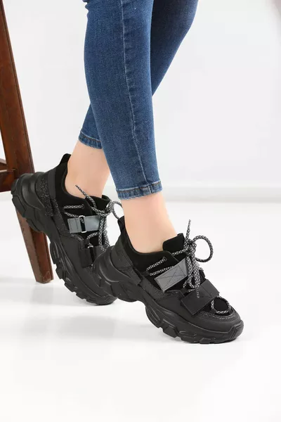 حذاء رياضي نسائي 