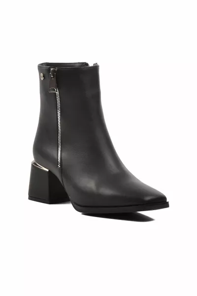  أحذية نسائية بكعب أسود من الفراء