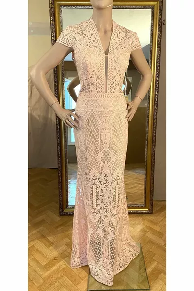 Powder evening dress and evening dress with lace detail on tulle