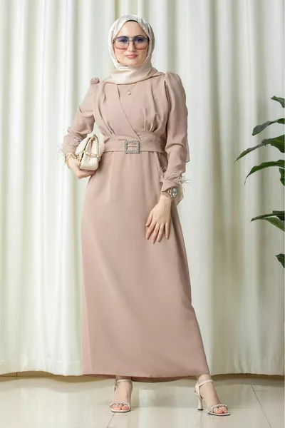 Venus Arm Feather Подробна вечерна рокля-норка