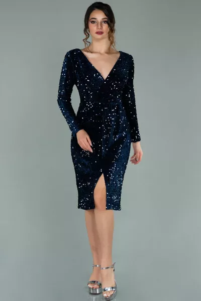 Robe d’invitation courte à paillettes à manches longues et col en V bleu marine 