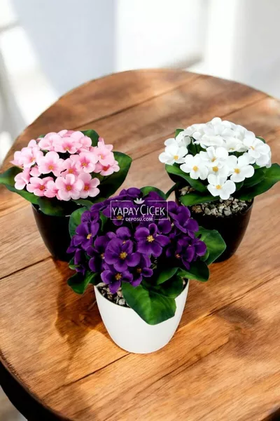 Декоративен комплект от 3 изкуствени теменужки