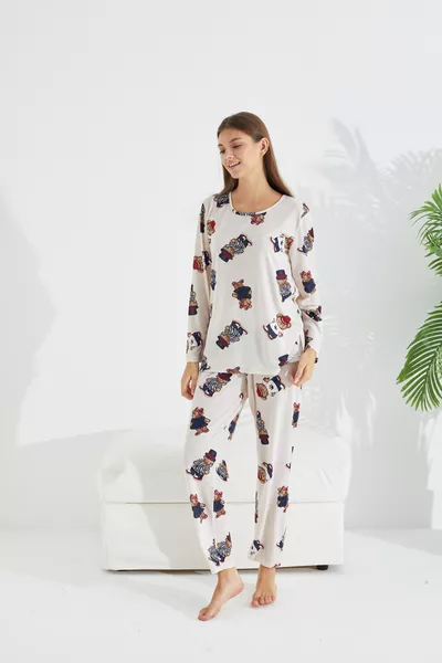 طقم بيجاما بنقشة دب صغير بقبعة كريم