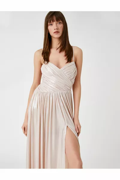 Дълга вечерна рокля драпирана лъскава с презрамки