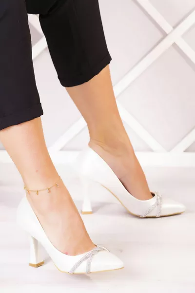 إليشا حذاء سهرة نباتي من عرق اللؤلؤ البورمي 9 سم.