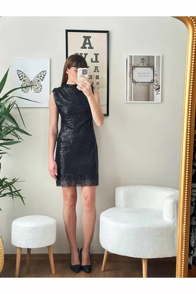 فستان من الترتر