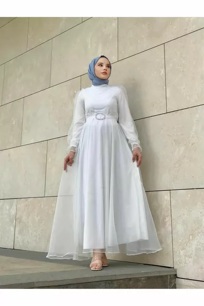 Ellipse Chain Belt Organza Hijab Evening Dress White