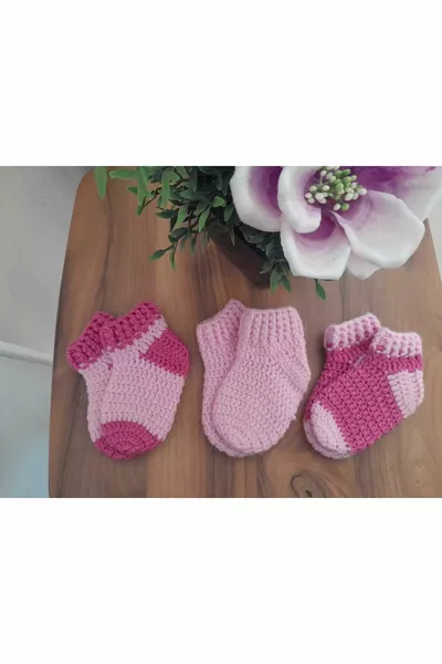 Ръчно плетени бебешки ботуши 0-6 месеца - опаковка от 3 бр.