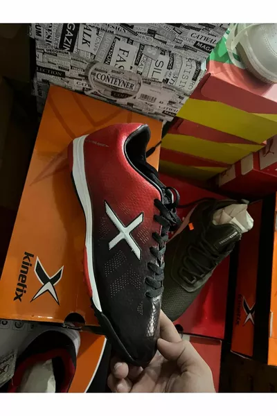 أحذية أستروتيرف للرجال