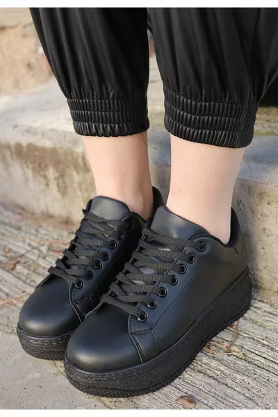 Bay Sneakers stringate in pelle nera