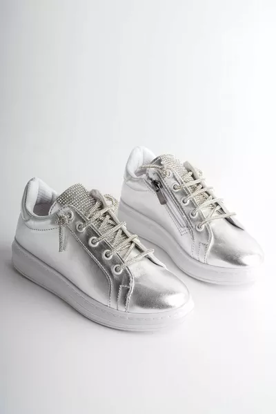 Silberne Mädchenschuhe mit seitlichem Reißverschluss mit Zungenstein