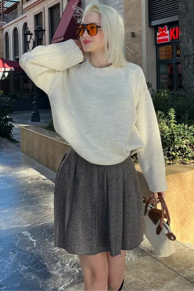 Ecrufarbener Oversize-Strickpullover mit Rundhalsausschnitt 