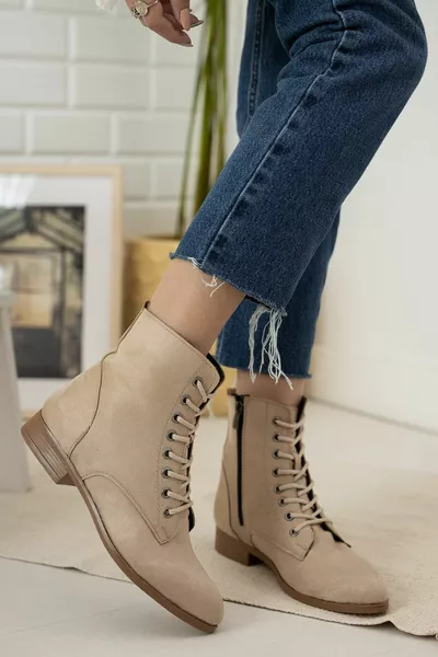 حذاء نسائي من جلد الغزال من المنك 