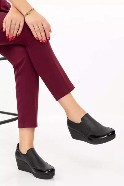 Genuine Leather Padded Heel Casual Mom Shoes ell. Black