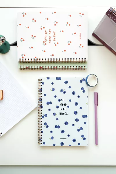 دفتر مدرسة  بحلزون  صفحة مجموعة مكونة من 4 - مربعات فواكه