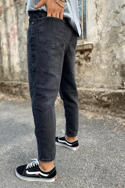 Boyfriend Black Tumbled Wash Grinding Jeans