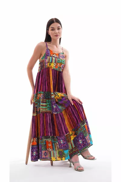 فستان طويل نسائي بحمالات رفيعة بنقشة عرقية  -